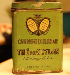 Boîte de thé Ceylan de la Compagnie Coloniale datant du début 20e siècle