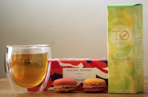 Association très réussie du macaron Jardin oriental de Pierre Hermé avec le thé Citron vert à la Cubain, créé pour la T.O by Lipton.